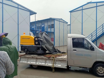 智慧清潔新里程 小型掃地車(chē)賦能中億豐建設(shè)集團(tuán)公路工程建筑項(xiàng)目